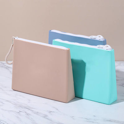 Soft and Durable Silicone Cosmetic Bag Customized Color for On-the-Go Makeup