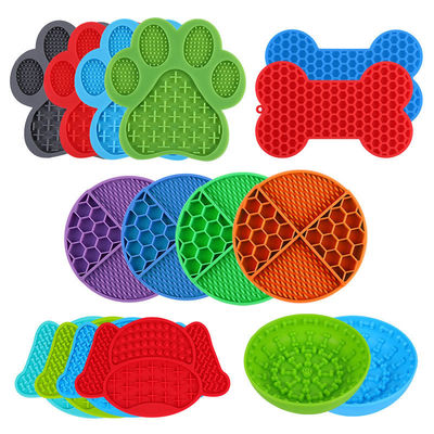 Dogs in Shower Pet Bowls Feeders Paws Lick Pad Silicone Mat for Dogs Cats 109G