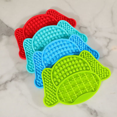 Dogs in Shower Pet Bowls Feeders Paws Lick Pad Silicone Mat for Dogs Cats 109G