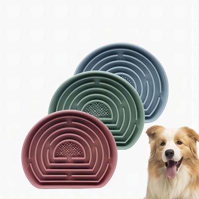Customized Logo Acceptable Silicone Dog Licking Mat for Slow Feeding and Digestion 2024