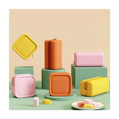 Customized Color Silicone Cosmetic Bag for Trendy and Portable Makeup Storage