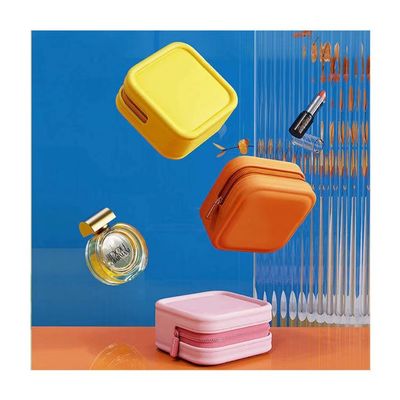Customized Color Silicone Cosmetic Bag for Trendy and Portable Makeup Storage