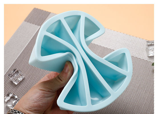 Multicolor 4 Grids Ice Cube Trays Molds with Food Grade Silicone Material 17*14.3*3.6cm