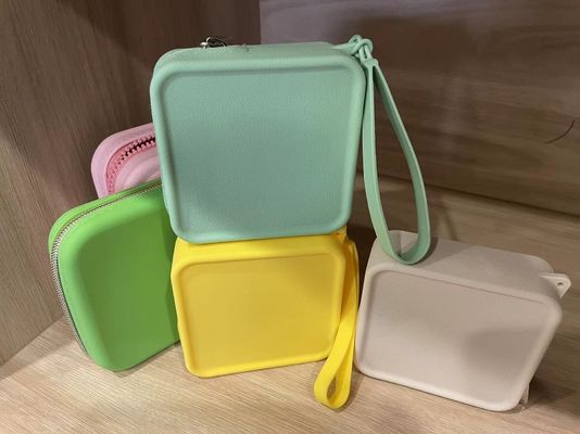 Jewelry and Makeup Storage Bag Customized Silicone Cosmetics Box for Girls' Accessories