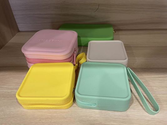 Customized Jewelry Storage Box 100% Food Grade Silicone Makeup Bag for Girls' Bags