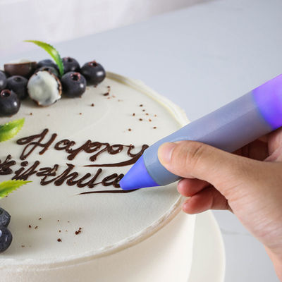 Effortlessly Decorate Cakes and Pastries with This Silicone Cake Pen 14.5*2.3 cm
