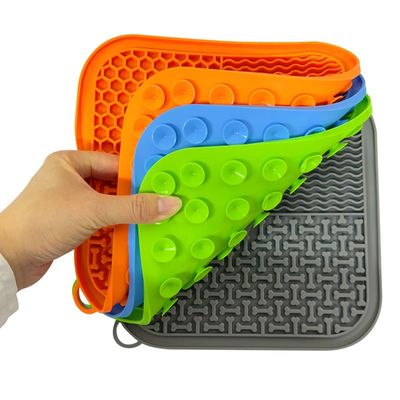Pet Slow Feeder Silicone Lick Mat for Cats and Dogs Eco-friendly Custom Pet Bowl