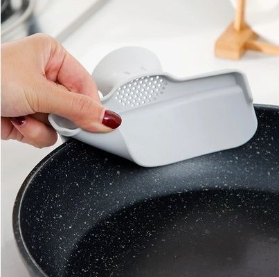 Round Mouth Deflector Funnel Silicone Anti-spill Duckbill Drain Pans for Kitchen Gadgets